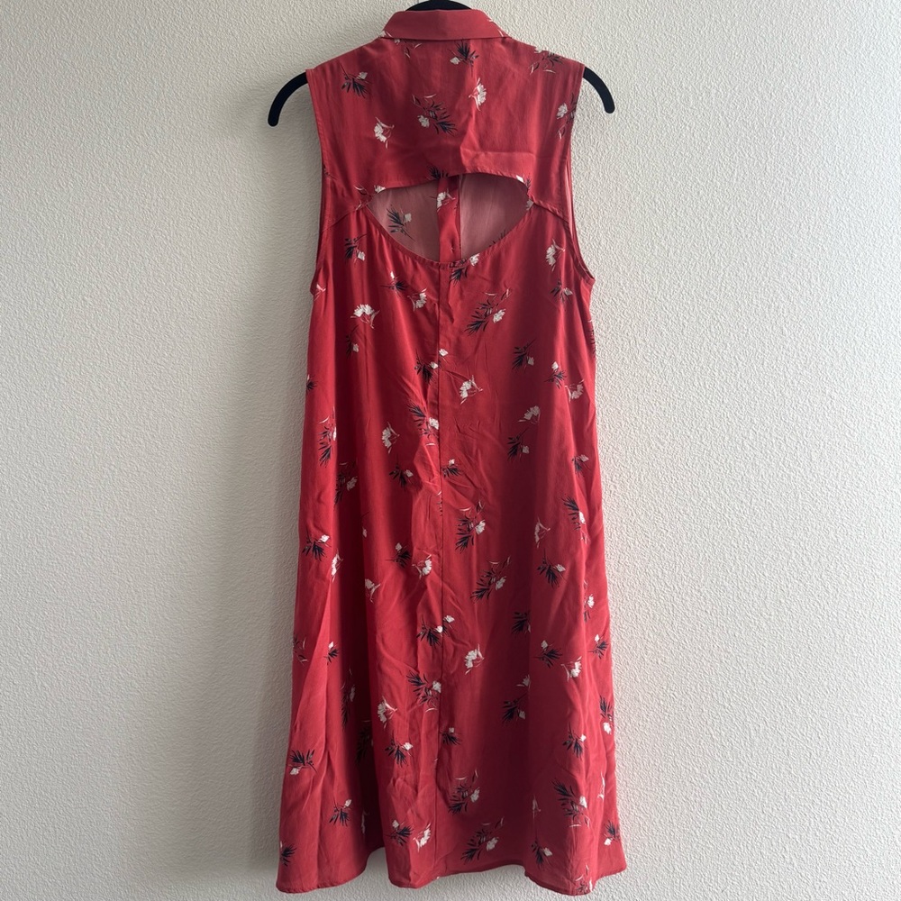 Amour Vert Ginger Waterlily Floral Open Back Dress Red 100% Silk Button Front - Picture 3 of 9